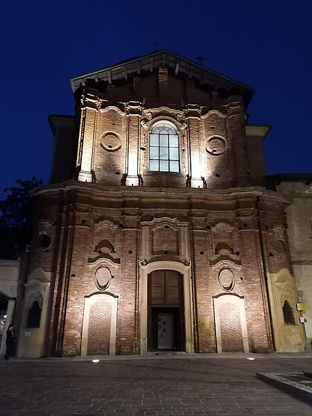 File:Chiesa di San Dionigi di sera - Vigevano.jpg