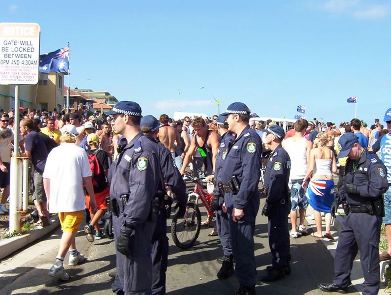 File:Cronulla riots 3 - police.jpg