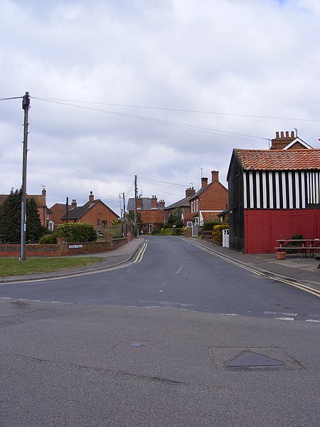 File:Crown Street, Leiston - geograph.org.uk - 1826096.jpg