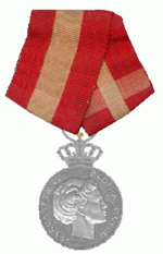 Den Kongelige Belønningsmedalje мен Sølv med Krone.png