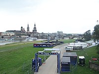 Dresden filmkvelder på bredden av Elbe 2.jpg