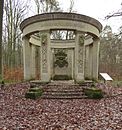 Heldenhain-Denkmal, im Stadtforst, in der Verlängerung der Georg-Herwegh-Straße