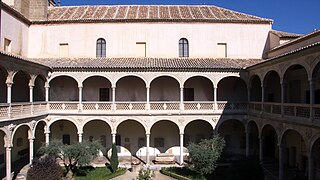 El claustro de Covarrubias.jpg