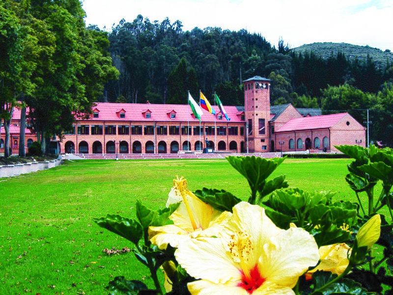 File:Escuela de Suboficiales y Nivel Ejecutivo, Gonzalo Jimenez de Quesada (8528495922).jpg