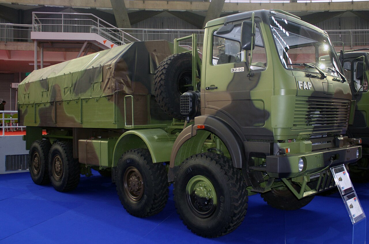 FAP 3240 veicolo militare 1280px-FAP_3240_1