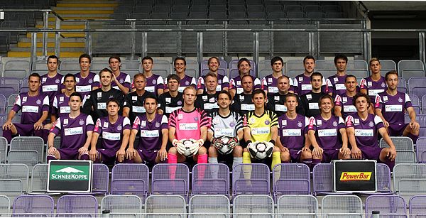 Team photo for the 2010–2011 season