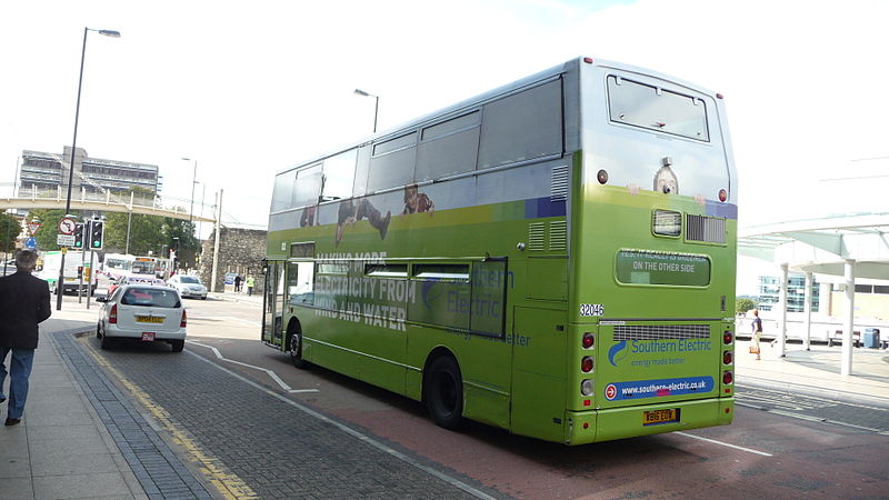 File:First Hampshire & Dorset 32046 W816 EOW rear.JPG