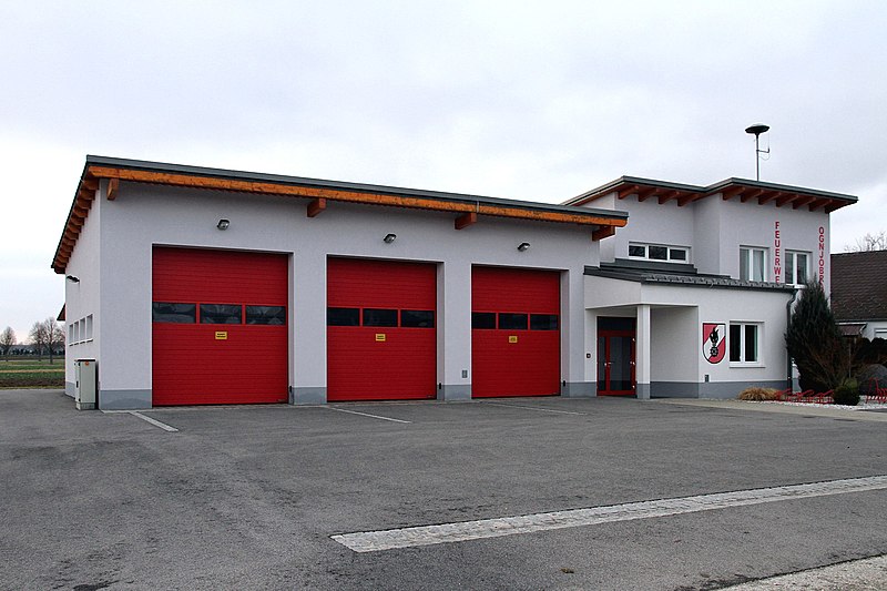 File:Frankenau-Unterpullendorf - Feuerwehrhaus Frankenau (01).jpg