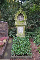 Frankfurt, main cemetery, grave V 108 Kemkes.JPG