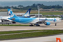 Airbus A330-200 (F-HPUJ), con el antiguo nombre, en el aeropuerto de París-Orly (2016)