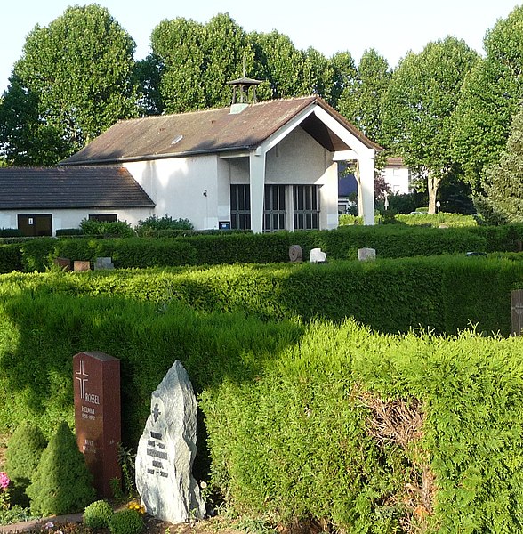 File:Friedhof - panoramio (53).jpg