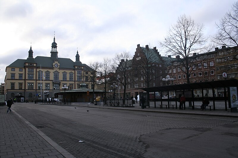 File:Fristadstorget.jpg