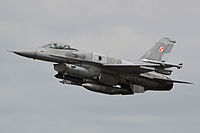 Um caça F-16, de fabricação americana, da Polônia.