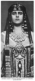 Гертруда Эллиот в роли Клеопатры, 1906