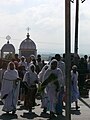 English: People coming from a church in Addis Ababa (Ethiopia) Deutsch: Aus einer Kirche kommende Menschen in Addis Ababa (Äthiopien)