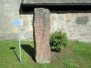 Runsten vid kyrkan