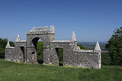 Grange Arch hledá NW.JPG