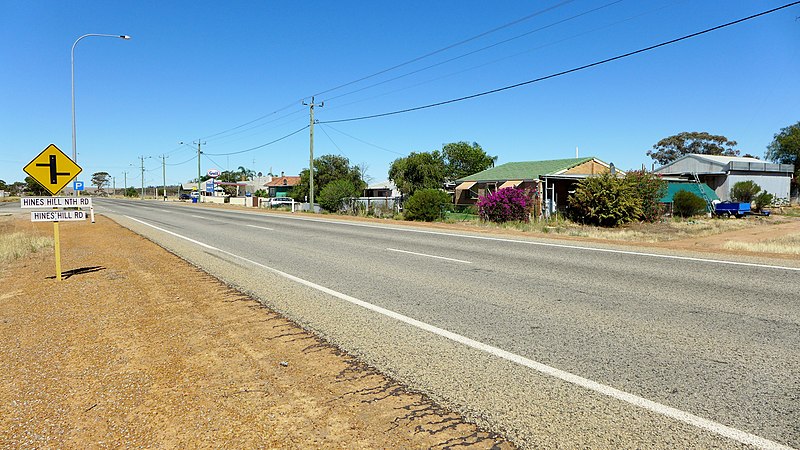 File:Great Eastern Highway, Hines Hill, 2014(1).JPG