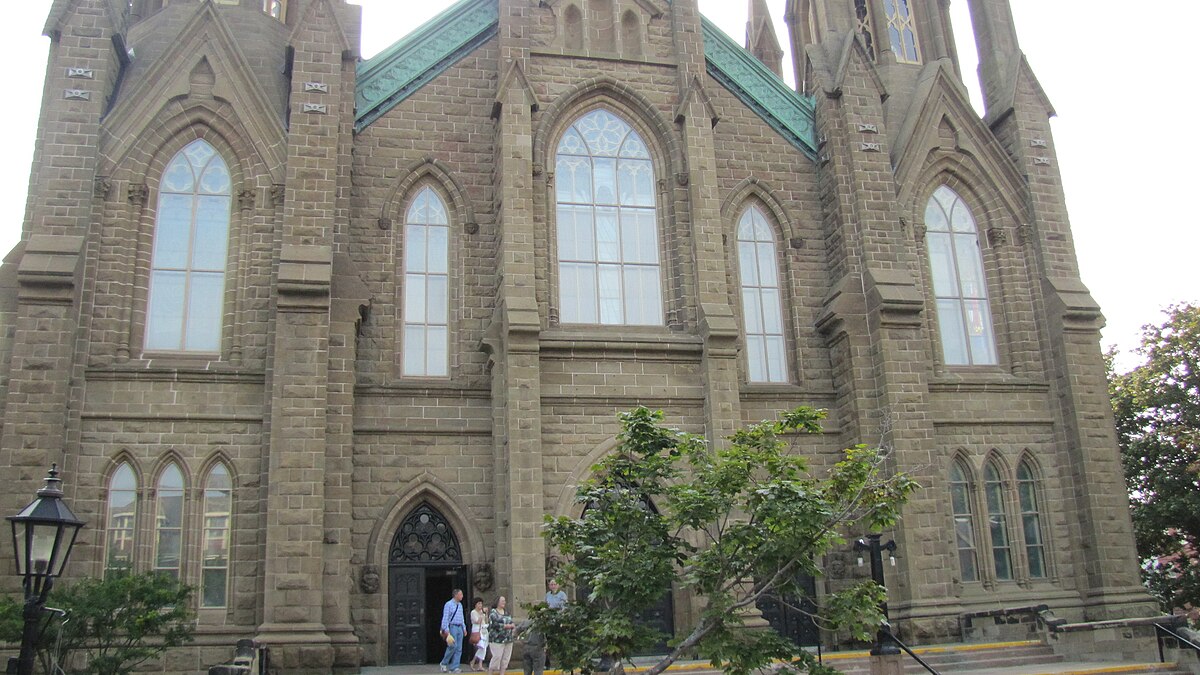 Церковь Святой Троицы в Ванкувере. Сад церкви Святого Дунстана. Город Хопкинтон. Сад церкви Святого Дунстана на востоке картинки.