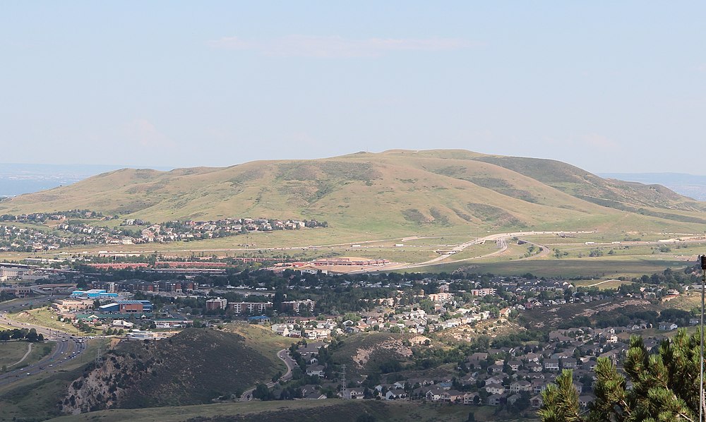 The population density of Lakewood in Colorado is 1253.11 people per square kilometer (3245.86 / sq mi)