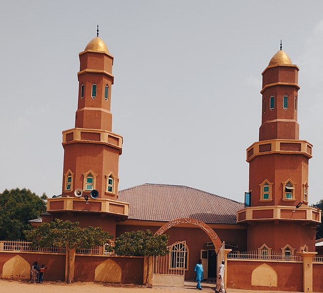 File:Gumel Mosque.jpg