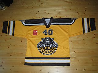 HCL preseason 2008-09 front galben big.jpg