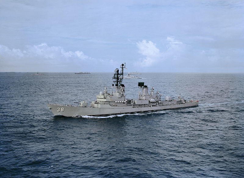 File:HMAS Perth (D38) underway 1991.jpg