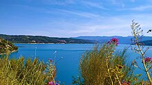 lago di Sainte Croix visto in estate