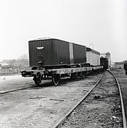 Semi-trailer on a Kangourou wagon[7]