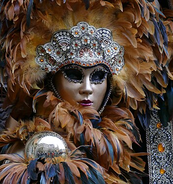 In Schwäbisch Hall findet die " Hallia Venezia " zur Fasnachtszeit statt. Venezianische Masken und Kostüme