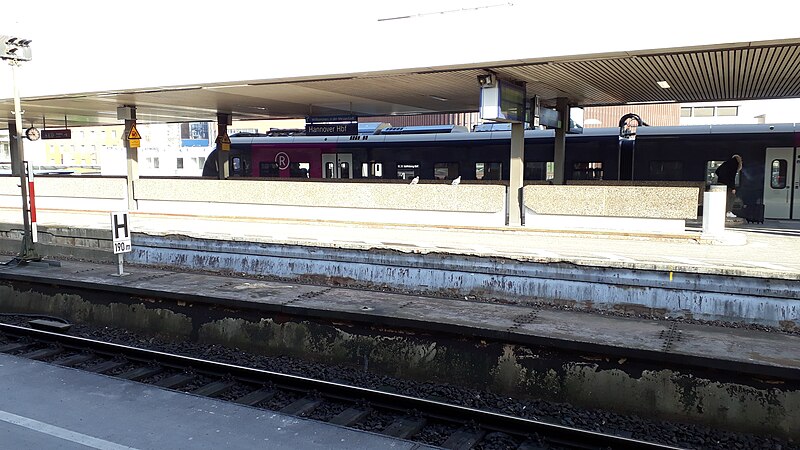 File:Hannover Hauptbahnhof am 19.1.2019 06.jpg