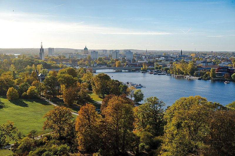 File:Havel-Park-Lake-Babelsberg-Downtown-Potsdam-Green.jpg