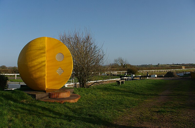 File:Hedging MMB 06 Bridgwater and Taunton Canal.jpg