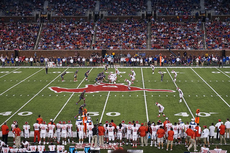 File:Houston vs. Southern Methodist football 2016 21 (Southern Methodist on offense).jpg