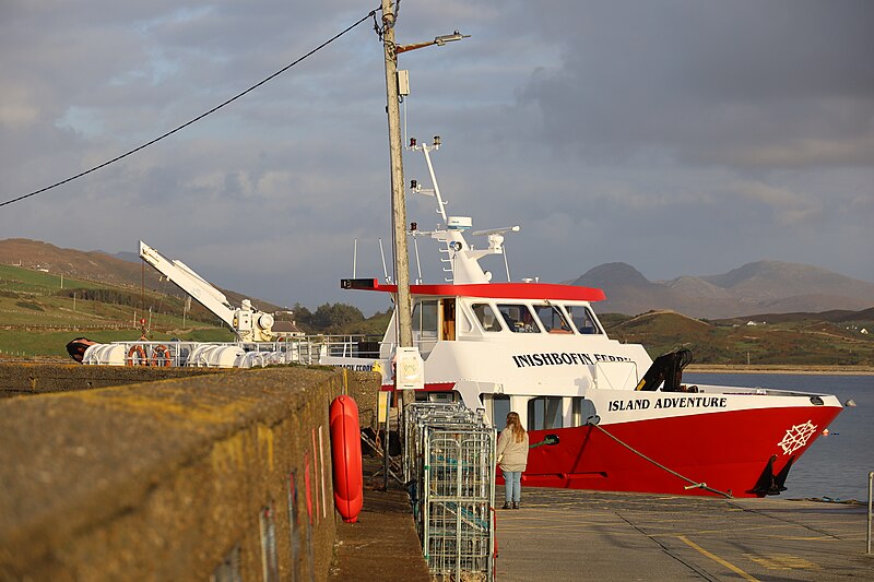 File:Inishbofin Ferry.jpg