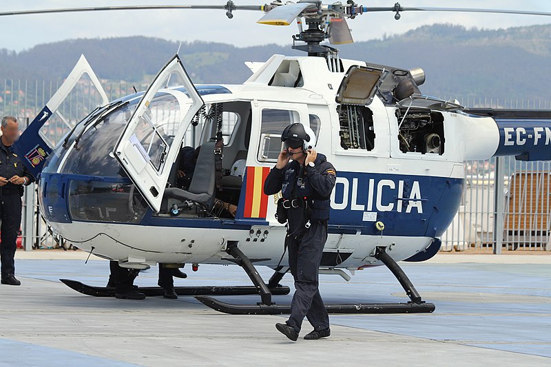 File:Jornadas Policiales de Vigo, 22-28 de junio de 2012 (7419989366).jpg