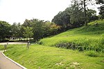 笠寺台地から舌状に突き出た笠寺公園。 （名古屋市南区、2014年（平成26年）9月）