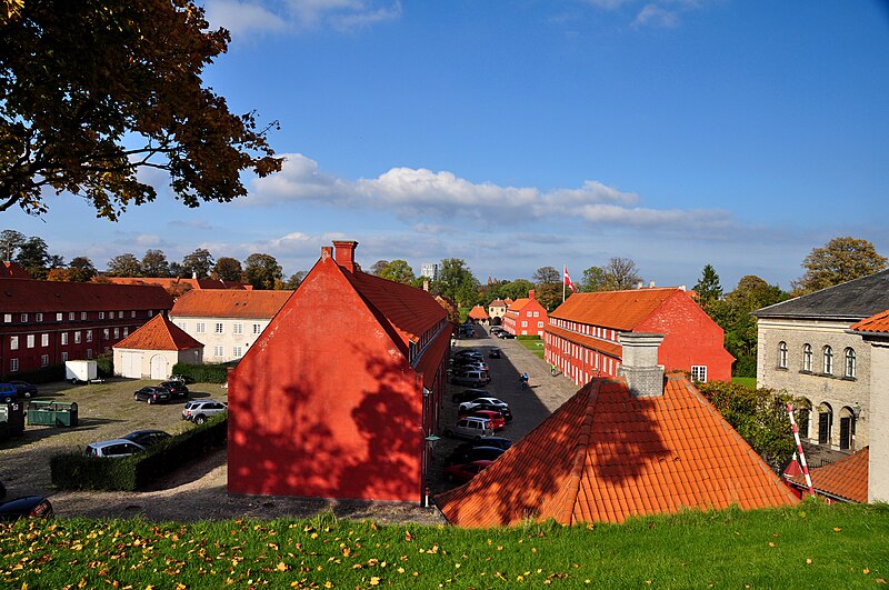 File:Kastellets Hovedgade - Kobenhaven - panoramio.jpg