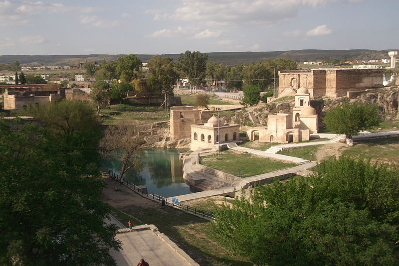 File:Katas Raj Temple 06.JPG