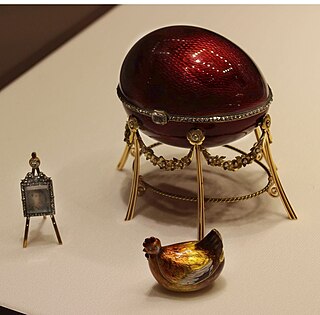 <span class="mw-page-title-main">Kelch Hen (Fabergé egg)</span> 1898 Fabergé Kelch Egg