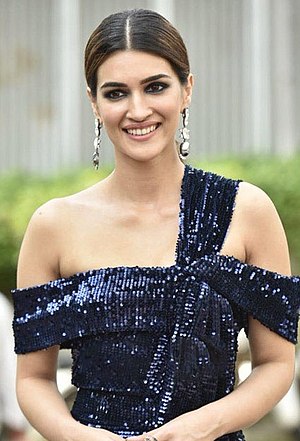 Kriti Sanon snapped promoting 'Arjun Patiala' on sets of 'Dance India Dance' (3) (cropped).jpg