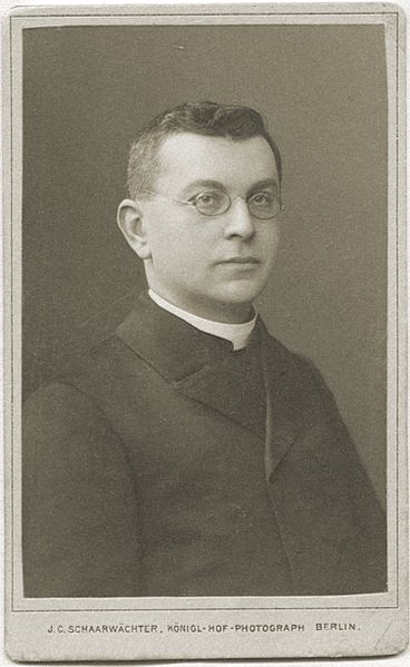 File:Ks. Bernard Łosiński-foto2.jpg