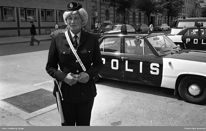 Women as police officers in Sweden