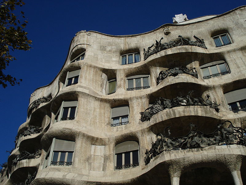 File:La Pedrera Casa Milá.jpg