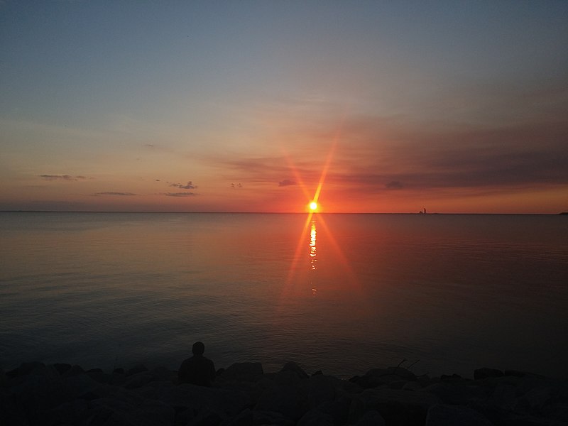 File:Lake Moultrie South Carolina.jpg