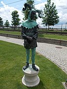 Statue of Kálmán Latabár, 2002 (by Péter Párkányi Raab)