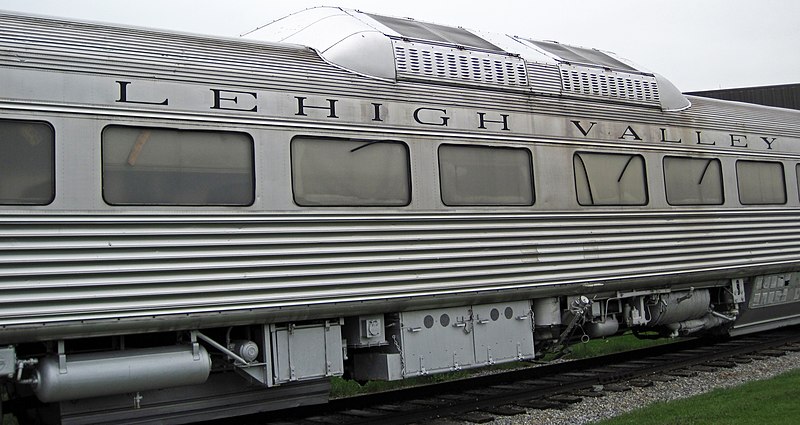 File:Lehigh Valley Railroad - 40 (Budd RDC-1 - rail diesel car) 2 (27734231675).jpg