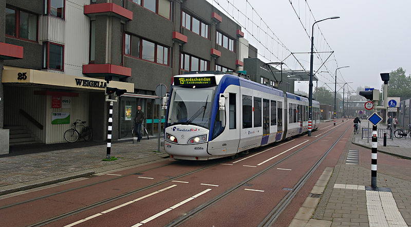 File:Lijn19.4056.Weigelia.2013.jpg