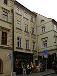 Měšťanský_dům_U_černé_branky,_U_Hansturků_(Malá_Strana),_Praha_1,_Nerudova_17,_Malá_Strana.JPG