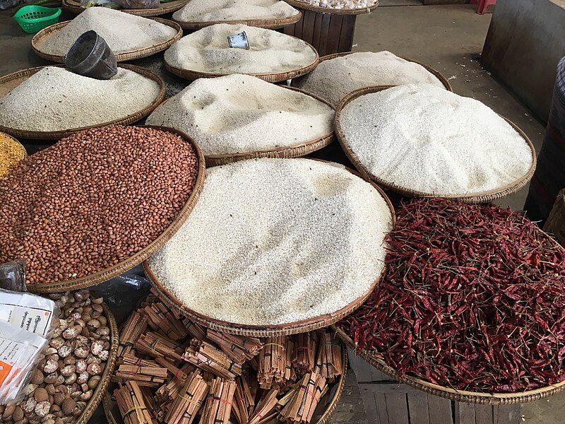 File:Market in burma -spices-.jpg